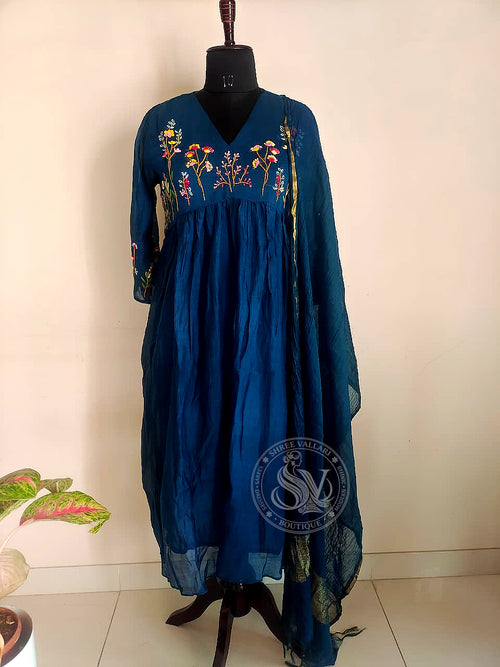 Navy Blue Floral Embroidered Kurta Set for Women