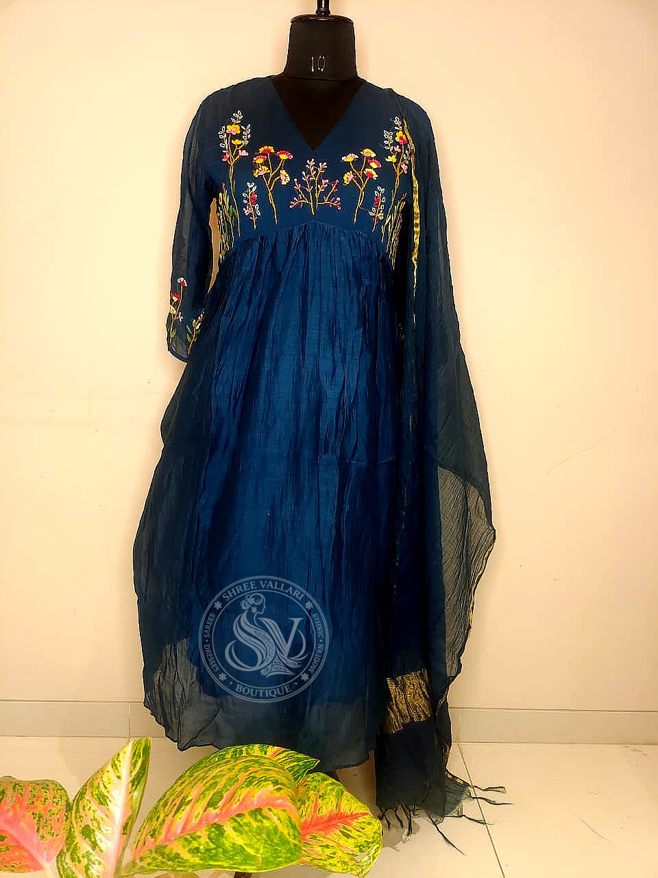 Navy Blue Floral Embroidered Kurta Set for Women